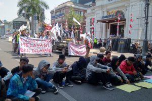 Belum Bekerja, 120 Anggota DPRD Jabar Sudah di Demo Mahasiswa
