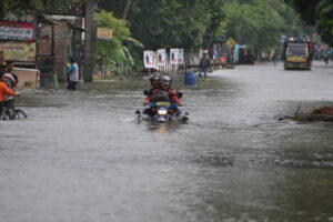 14 Wilayah di Jawa Barat Berpotensi Hujan Disertai Kilat dan Angin Kencang, Berikut Daftarnya