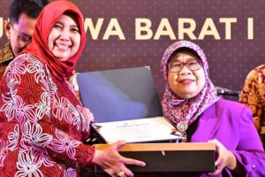 Sekretariat DPRD Jawa Barat Dapat Penghargaan  Sebagai Wajib Pajak dengan Kontribusi Pembayaran Pajak Terbesar